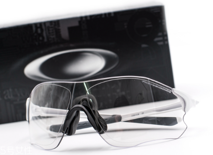 oakley眼鏡是什么檔次？歐克利眼鏡檔次介紹