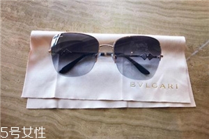 太陽鏡上的膠怎么清洗？太陽鏡上的膠水用什么洗？