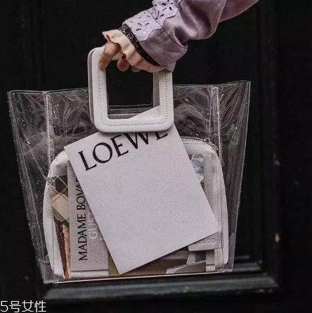 度假背什么包包好看？度假適合背什么包包？
