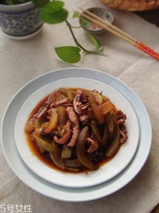 西瓜皮可以炒著吃嗎？西瓜皮可以炒什么？