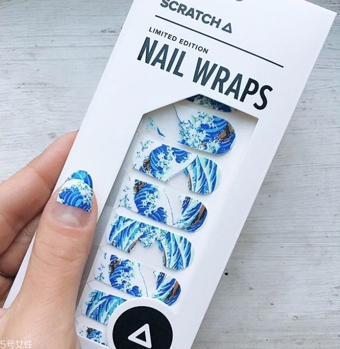 夏日海灘風美甲樣式 令指甲消暑的海灘風美甲圖案