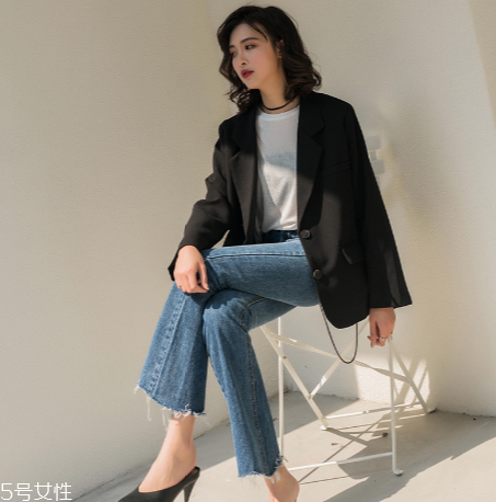 喇叭褲怎么搭配顯腿長？喇叭褲怎么穿顯高？