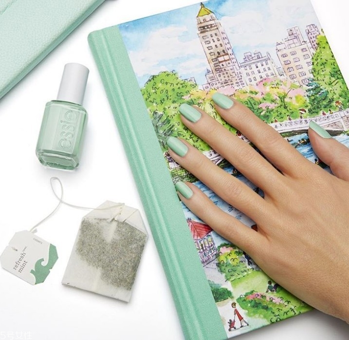 夏日海灘風美甲樣式 令指甲消暑的海灘風美甲圖案