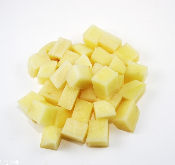 土豆要去皮嗎？土豆怎么去皮最快？