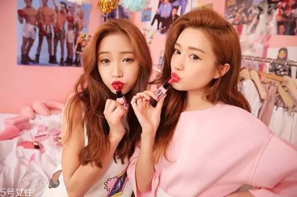 3ce口紅哪個(gè)顏色顯白 3ce口紅南瓜色是哪個(gè)色號(hào) 3ce口紅哪個(gè)顏色顯白 3ce口紅南瓜色是哪個(gè)色號(hào)