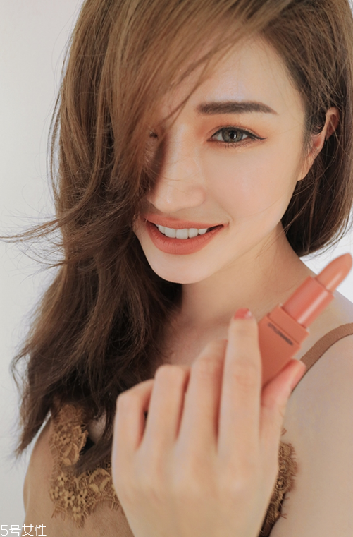 3ce口紅哪個(gè)顏色顯白 3ce口紅南瓜色是哪個(gè)色號(hào) 3ce口紅哪個(gè)顏色顯白 3ce口紅南瓜色是哪個(gè)色號(hào)