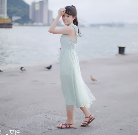 什么顏色連衣裙顯白？連衣裙什么顏色最顯白？