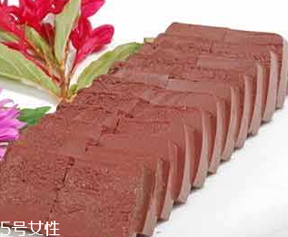 雞血會(huì)不會(huì)很臟？雞血怎么去灰塵？
