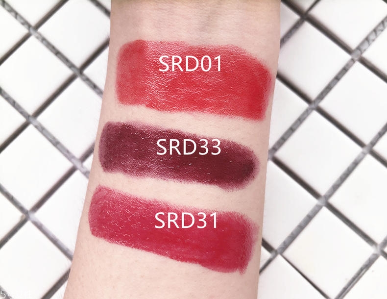 美寶蓮小燈管夏日限量版全試色 小燈管2018新色上嘴圖 美寶蓮小燈管夏日限量版全試色 小燈管2018新色上嘴圖