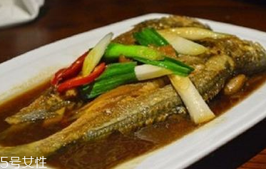 青魚的適宜人群 青魚適合有肝炎的人吃嗎？