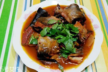 青魚的適宜人群 青魚適合有肝炎的人吃嗎？