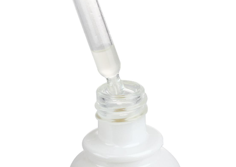 精華液是水嗎？精華液是什么做的？