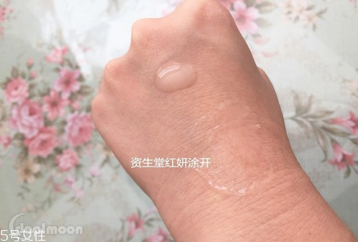 精華液是水嗎？精華液是什么做的？