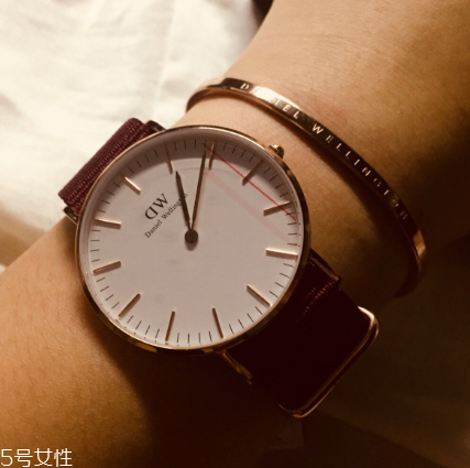 手表按鈕水下可以用嗎？手表按鈕在水下能按嗎？