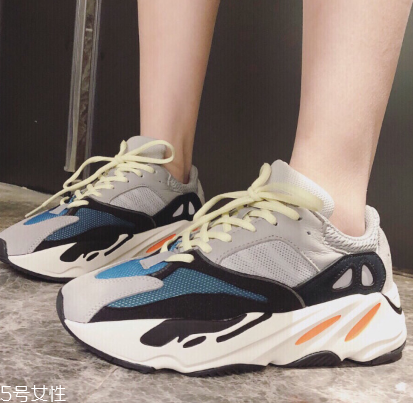 yeezy 700 mauve什么時候發(fā)售？椰子700灰紫色發(fā)售時間