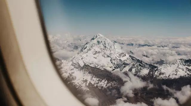 在飛機(jī)上怎么睡覺(jué) 怎么在飛機(jī)上睡覺(jué) 在飛機(jī)上怎么睡覺(jué) 怎么在飛機(jī)上睡覺(jué)