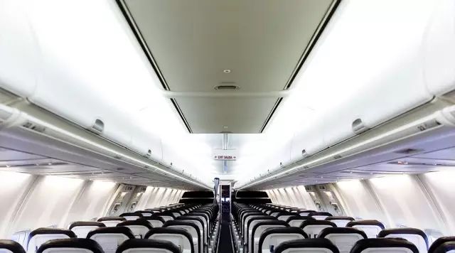 在飛機(jī)上怎么睡覺(jué) 怎么在飛機(jī)上睡覺(jué) 在飛機(jī)上怎么睡覺(jué) 怎么在飛機(jī)上睡覺(jué)