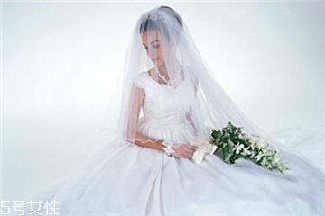 婚紗是男方買還是女方買？婚紗應(yīng)該哪一方買？
