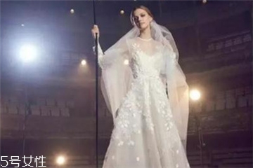 婚紗什么顏色好？婚紗買(mǎi)哪種顏色好？