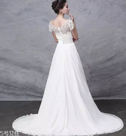 婚紗什么時候定？婚紗提前多長時間定？