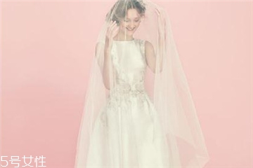 婚紗上的紅酒怎么處理？婚紗沾上紅酒怎么洗掉？