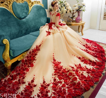 婚紗上的口紅怎么處理？婚紗蹭上口紅能洗掉嗎？