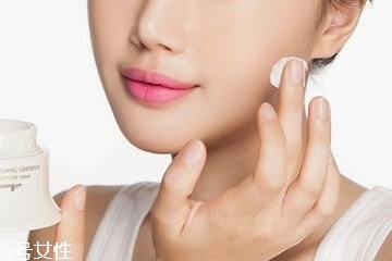 干皮為什么容易脫妝？干皮容易脫妝怎么辦？