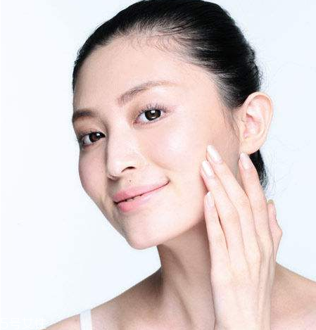 干皮可以用散粉嗎？皮膚干用什么散粉？