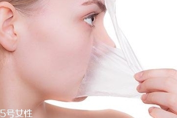 干皮臉上出油怎么辦？干性皮膚出油是為什么？