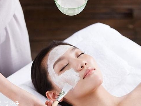 干皮臉上掉皮怎么辦？臉特別干脫皮怎么辦？