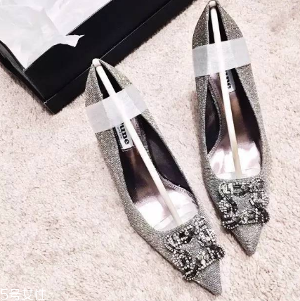 婚鞋可以穿黑色嗎？婚鞋穿黑色好嗎？