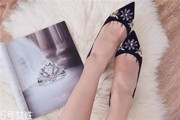 婚鞋可以穿黑色嗎？婚鞋穿黑色好嗎？