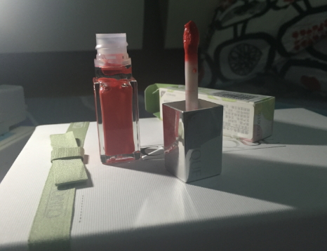 倩碧小方唇釉怎么樣？倩碧唇釉使用心得