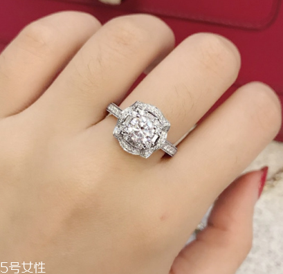 鉆戒可以用醋洗嗎？鉆戒用醋洗是對的嗎？