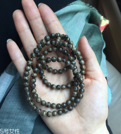 沉香手串怎么盤玩？沉香手串盤玩技巧