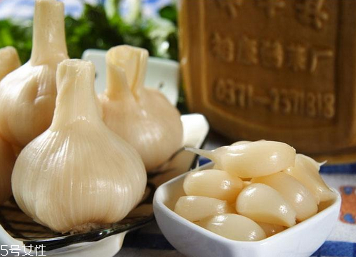 糖醋蒜的腌制方法 糖醋蒜怎么做？