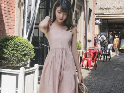 夏天穿什么顏色連衣裙好？夏天適合什么顏色連衣裙？