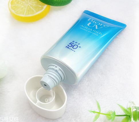 防曬霜兩年了還能用嗎？防曬霜可以用兩年嗎？