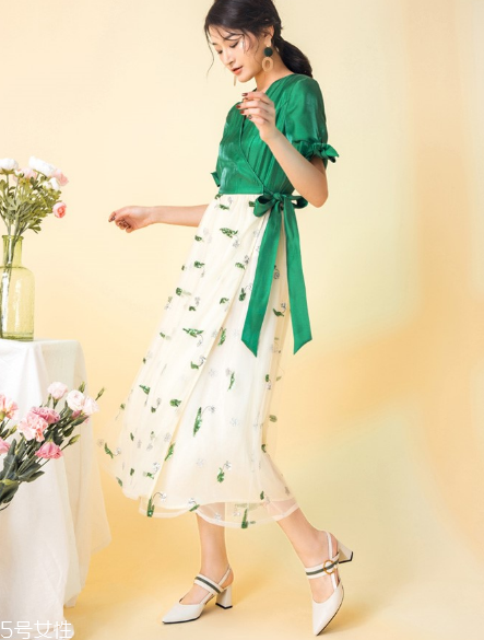 夏季面試穿什么衣服？夏季面試穿搭技巧