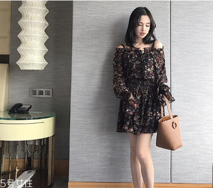 女生去海邊穿什么衣服？海邊度假怎么穿搭顯瘦？