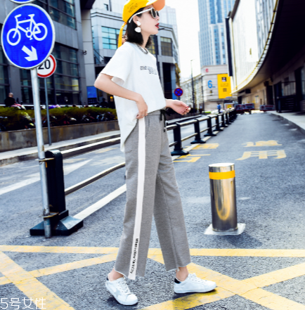 女生去海邊穿什么衣服？海邊度假怎么穿搭顯瘦？