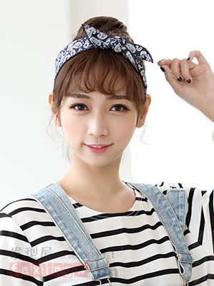 蓬松包子頭發(fā)型扎法圖解 包子頭的各種扎法圖解 蓬松包子頭發(fā)型扎法圖解 包子頭的各種扎法圖解