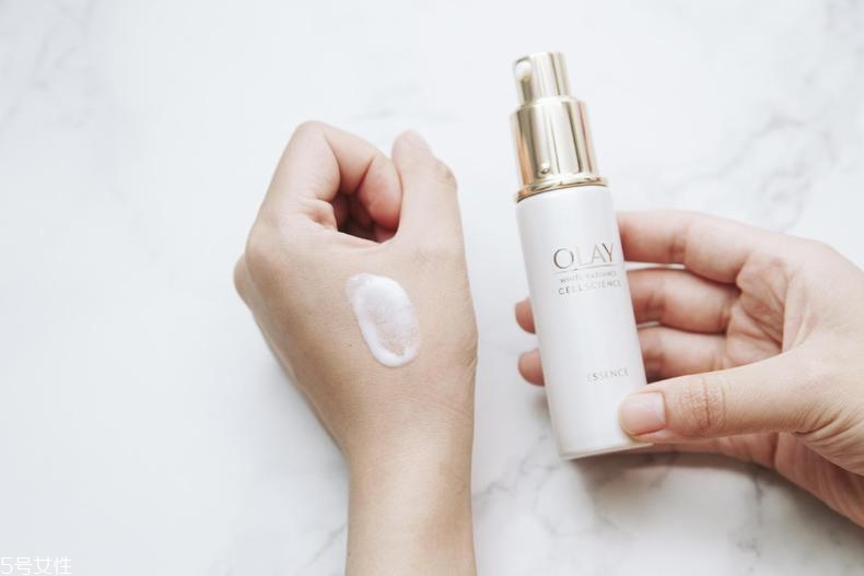 olay水感透白系列與水感透白臻粹系列哪個(gè)好？什么區(qū)別？