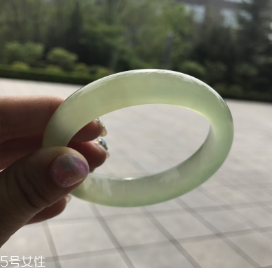 手鐲對身體有好處嗎？手鐲有哪些好處？