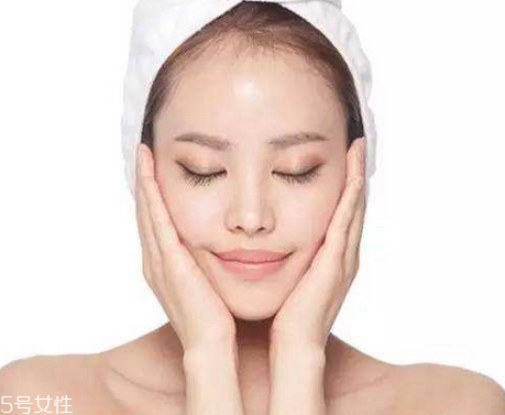 化妝水會(huì)變質(zhì)嗎？化妝水進(jìn)水了會(huì)變質(zhì)嗎？