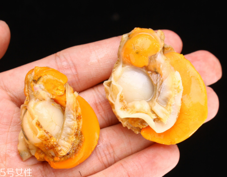 扇貝肉哪里不能吃？扇貝的月牙紅可以吃嗎？