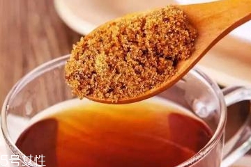 紅糖面膜用什么水稀釋?zhuān)考t糖面膜用熱水還是冷水泡？