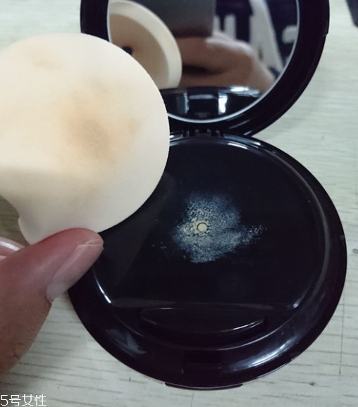 雅詩蘭黛紅石榴氣墊cc代言人是誰？雅詩蘭黛氣墊哪款好用？