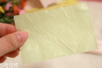 吸油紙會(huì)吸走防曬霜嗎？吸油紙會(huì)將水分帶走嗎？