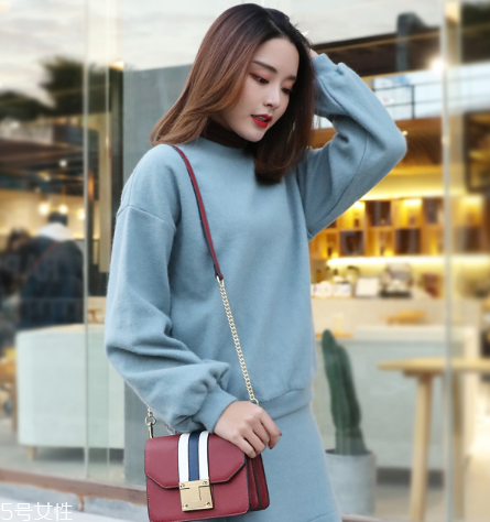 20歲女生背什么包？20多歲女生適合什么包包？